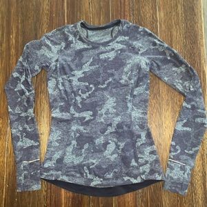 lululemon athletica camo long sleeve, Size 4